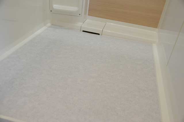 浴室リフォーム マンションユニットバス 床貼施工後